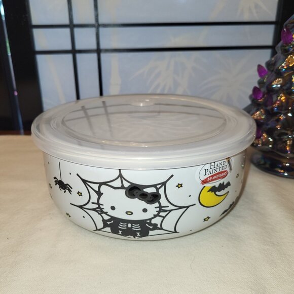 Hello Kitty Hand Painted Halloween Pumpkin Ceramic Food Storage Vented Bowl NWT - Picture 1 of 5